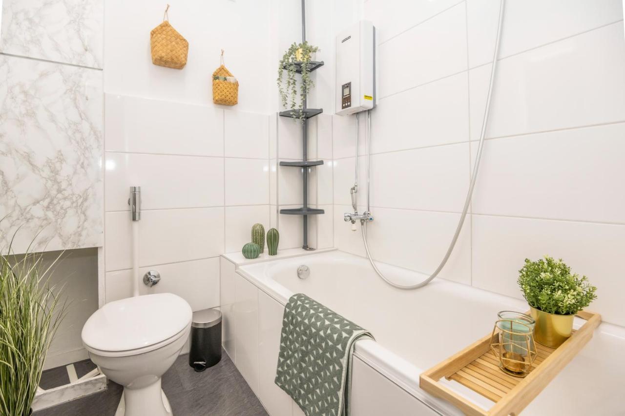 3-zimmer-wohnung Nahe City, Bis 5 Personen, Smarttv, Wifi, Balkon